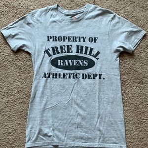 Hanes one tree hill tee